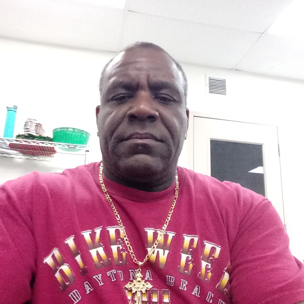 Meet your Posher, Victor